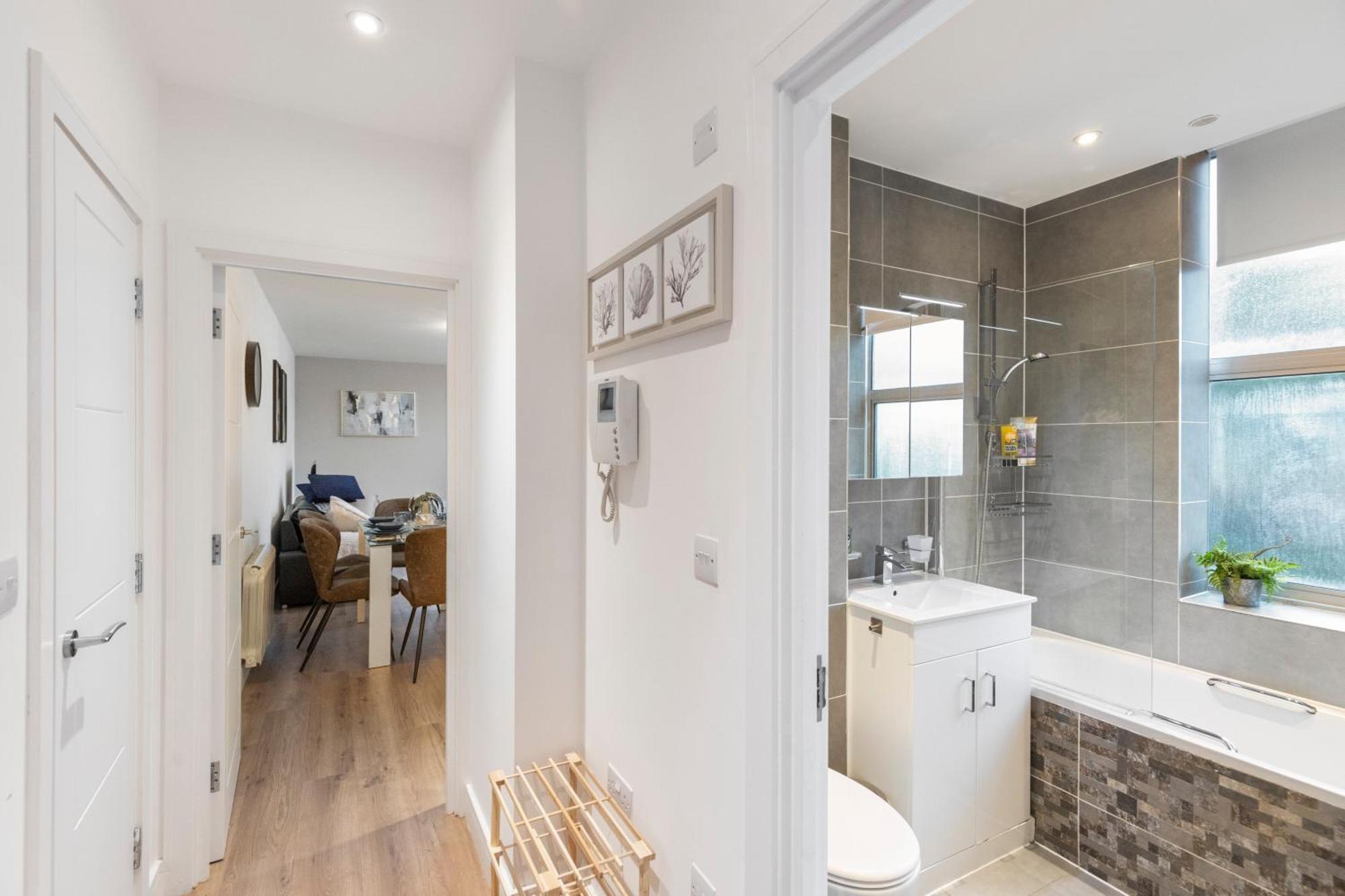 Cosy Retreat In The Heart Of Golders * London
